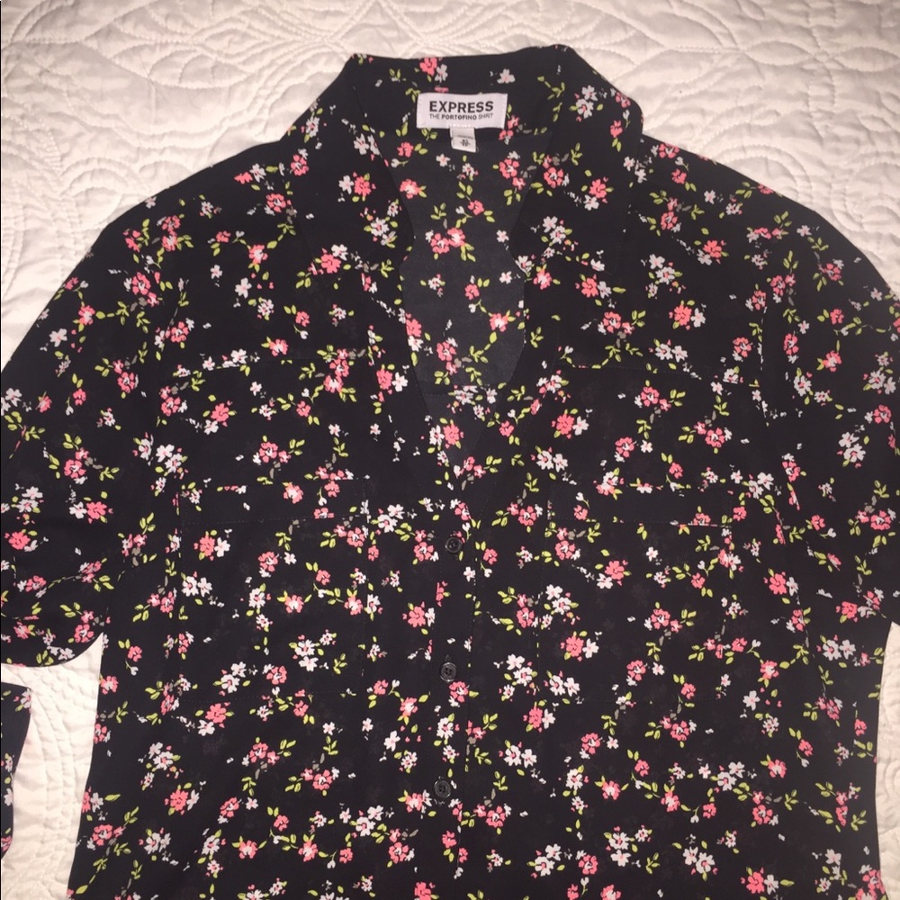 •EXPRESS• Black floral portofino shirt